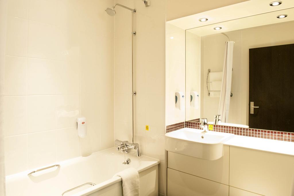 Premier Inn Ютоксетер Екстер'єр фото